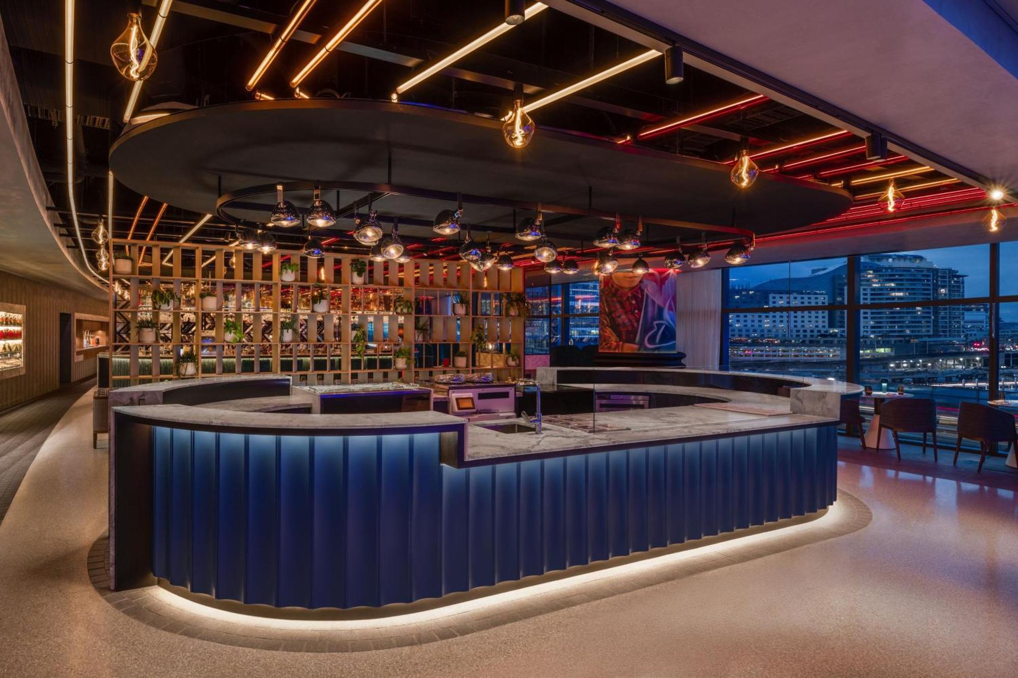 W Sydney Hotel ภายนอก รูปภาพ The bar at the Virgin Atlantic Clubhouse at London Heathrow Airport